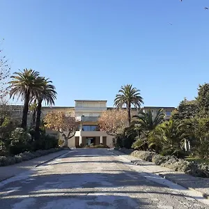 https://la-ciotat-t2-rsidence-ferme-avec-parking-parc-arbor-plage-200m.fr-provencehotel.com